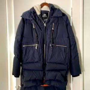 Orolay navy puffer walking coat. Size Small (runs big!)